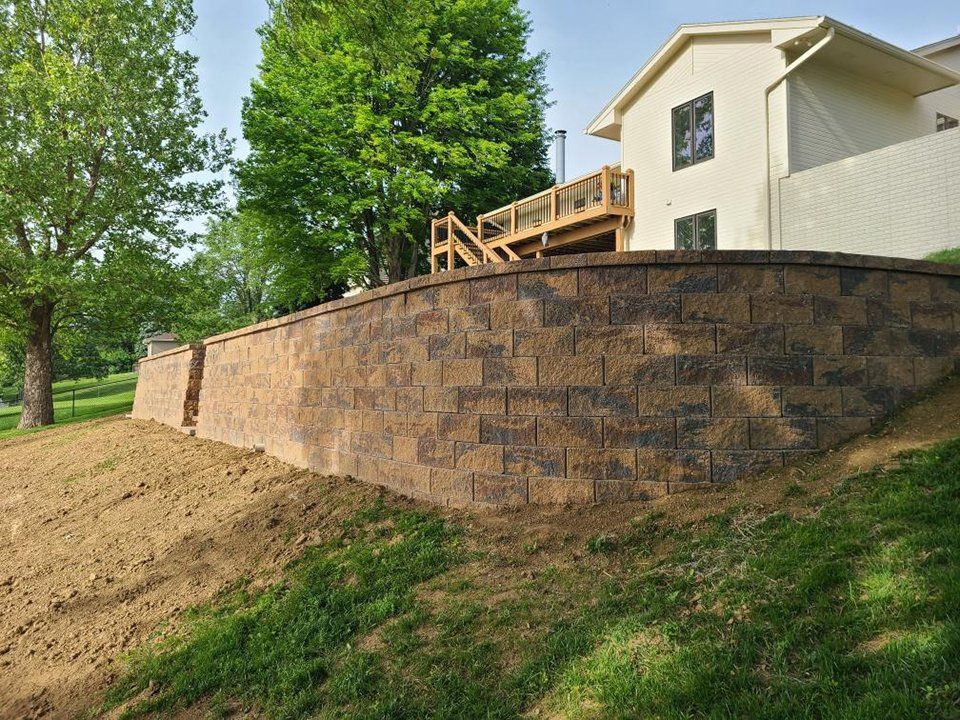 Retaining wall
