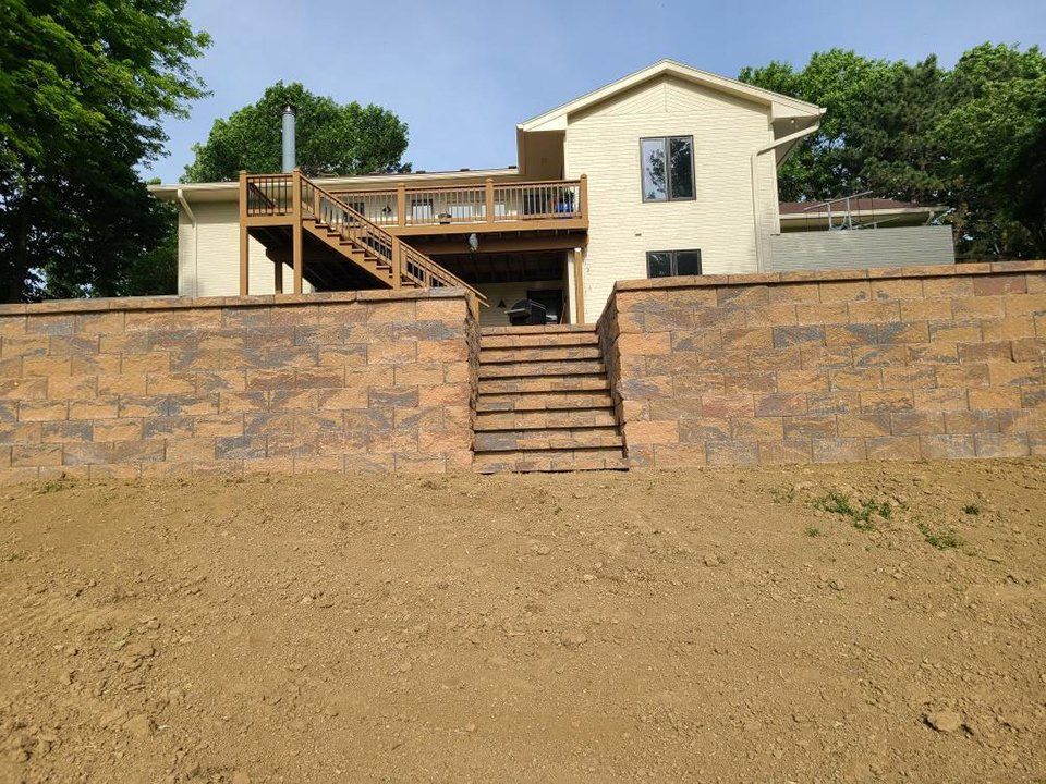 Retaining wall