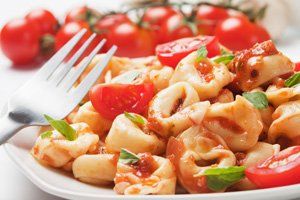 Pasta with small tomatoes