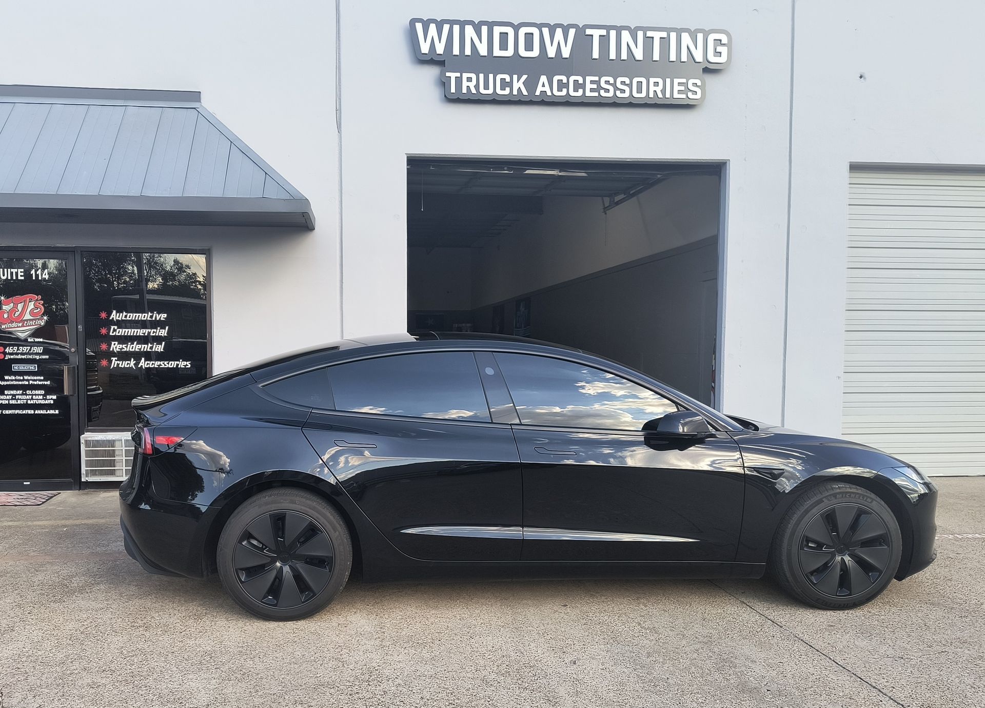 Auto window tinting services