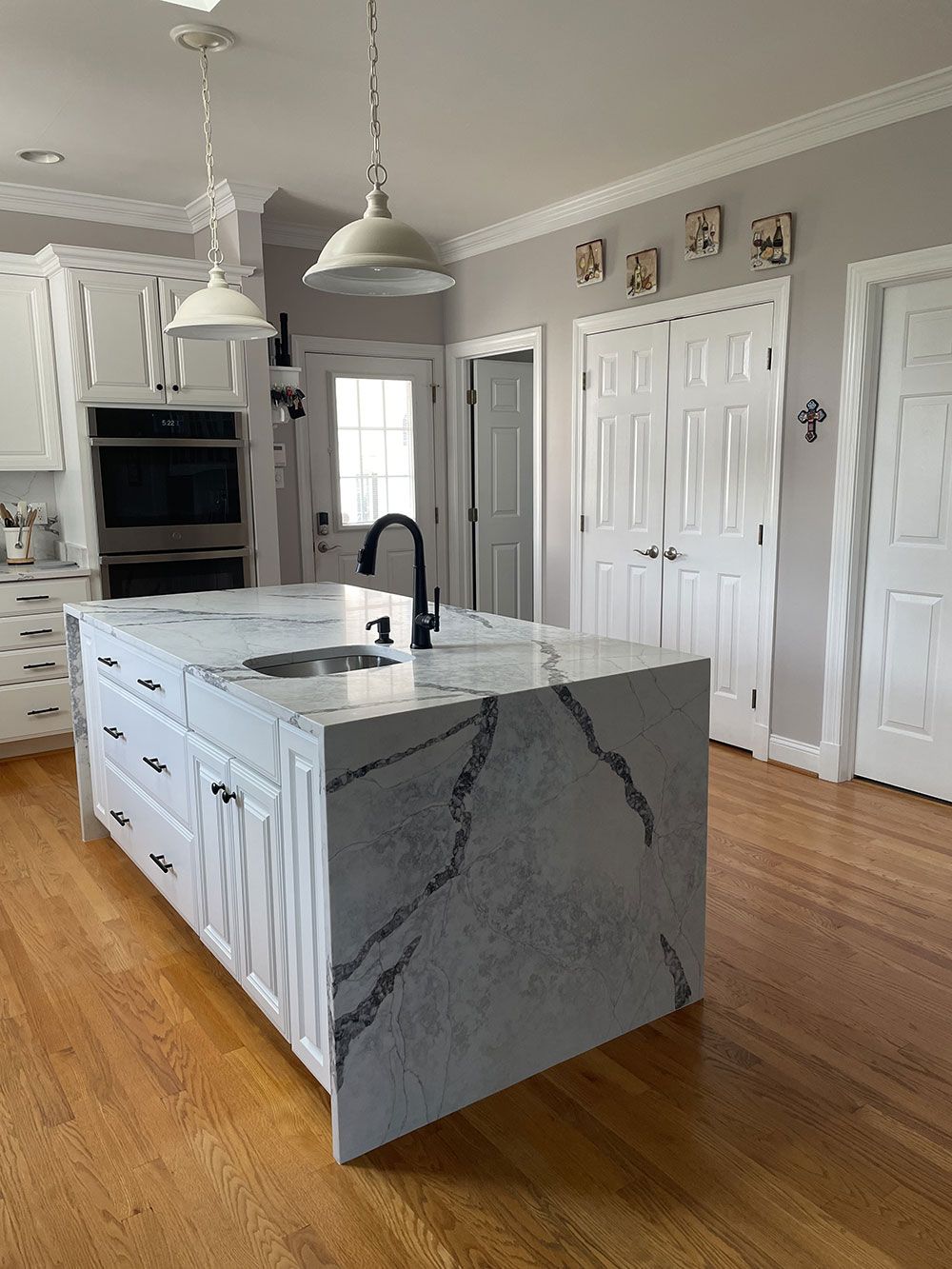 Ijen Azul Quartz Kitchen