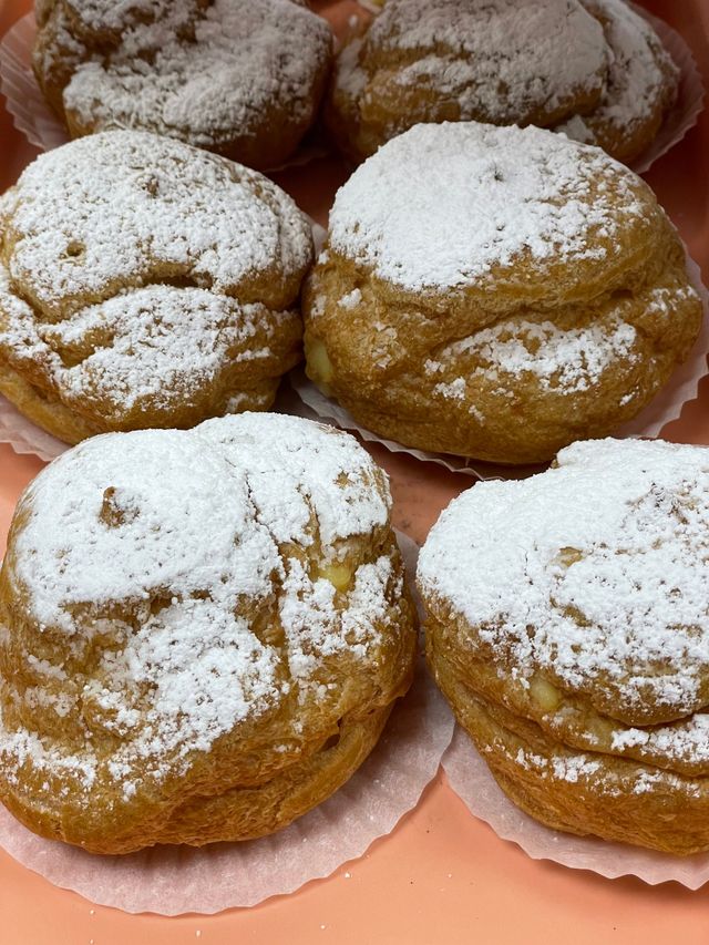 Cream puffs