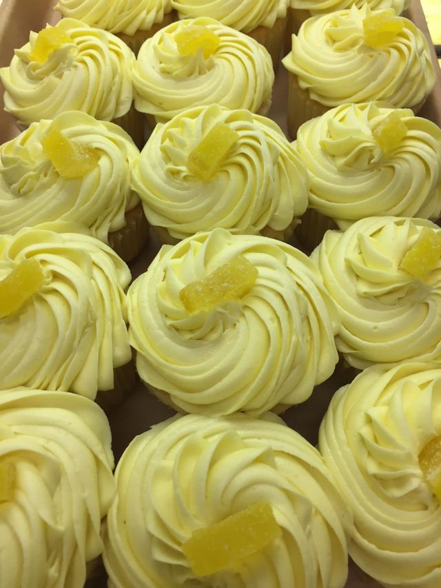 Lemon cupcakes