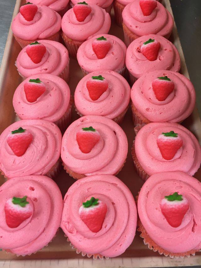 Strawberry cupcakes