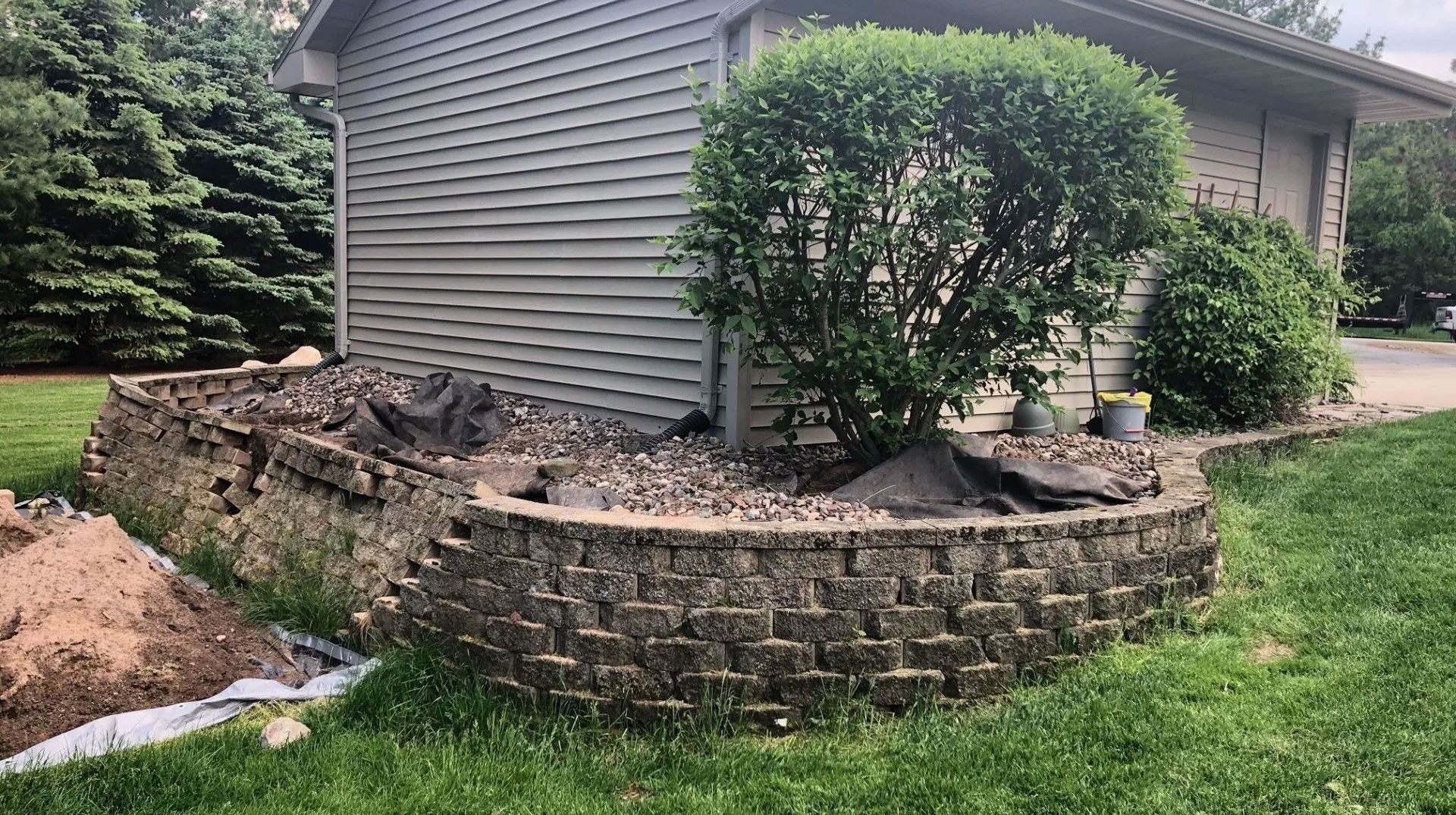Hardscaping and Retaining Walls