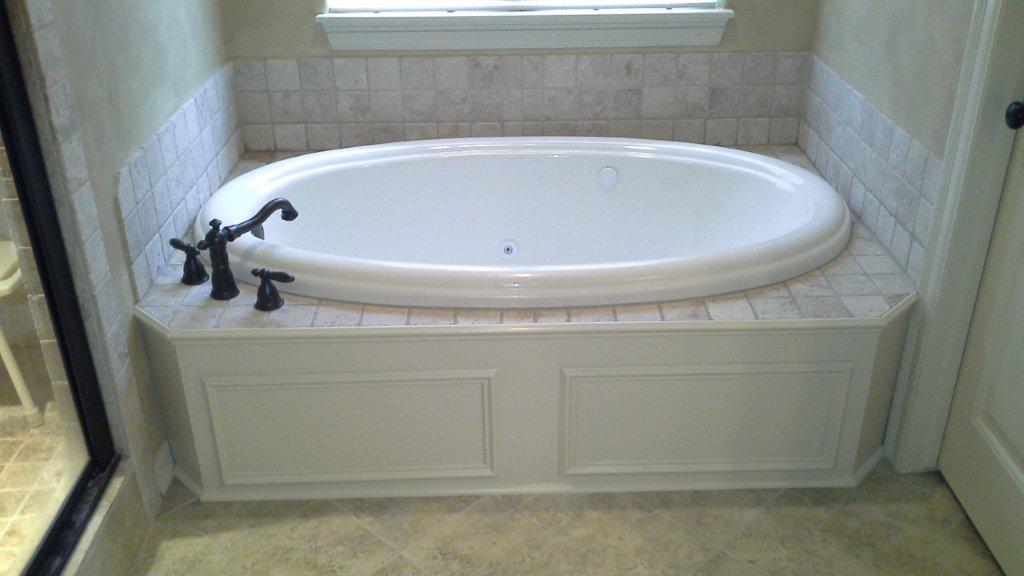 Bath tub