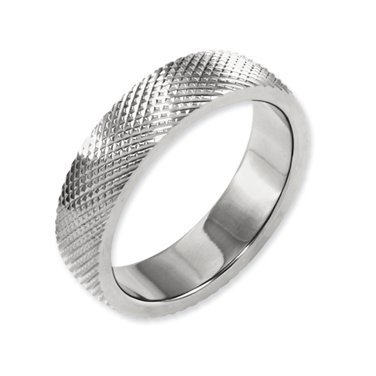 A silver ring with a pattern on it