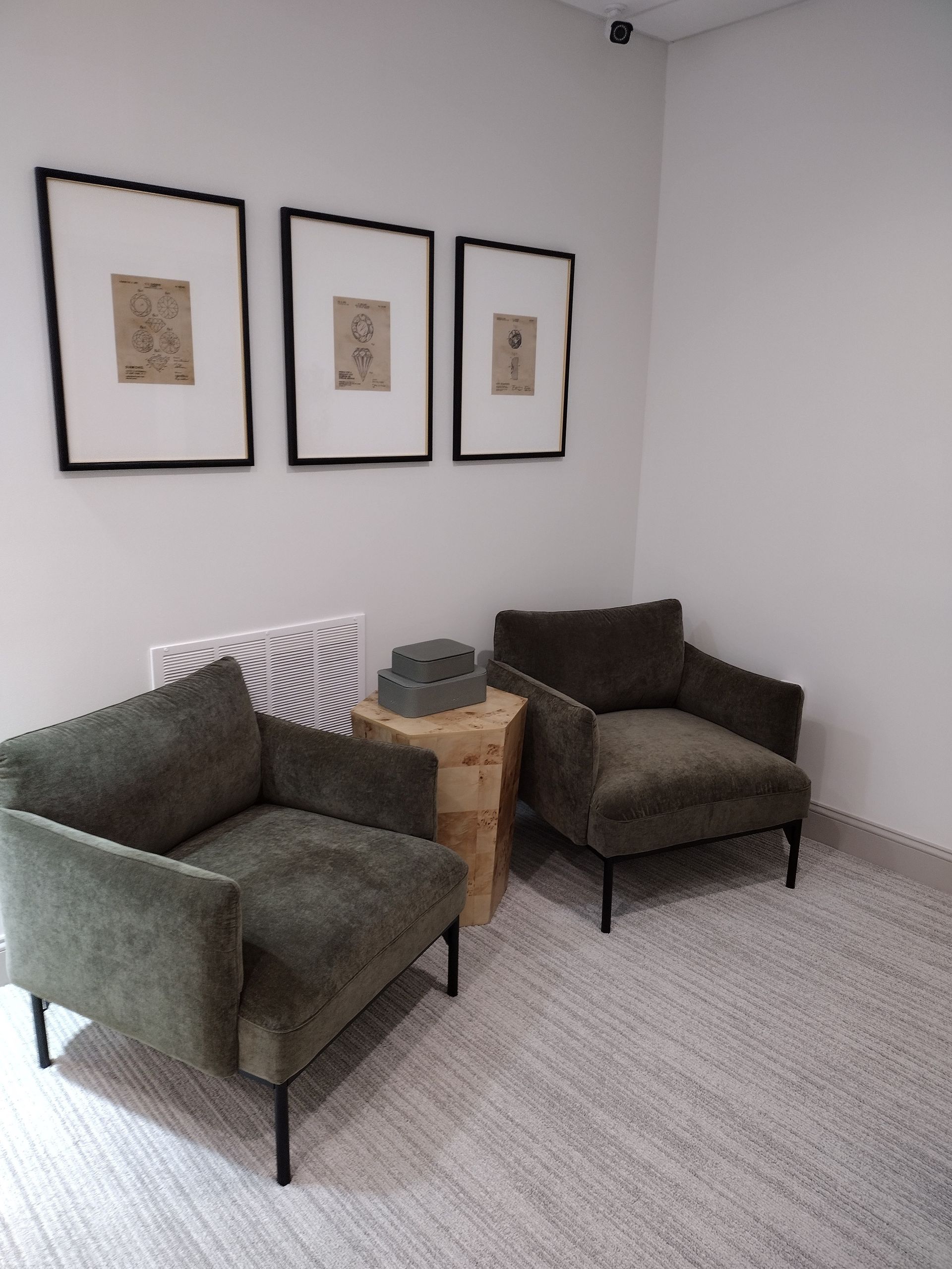 Russell & Ballard Jewelers waiting area