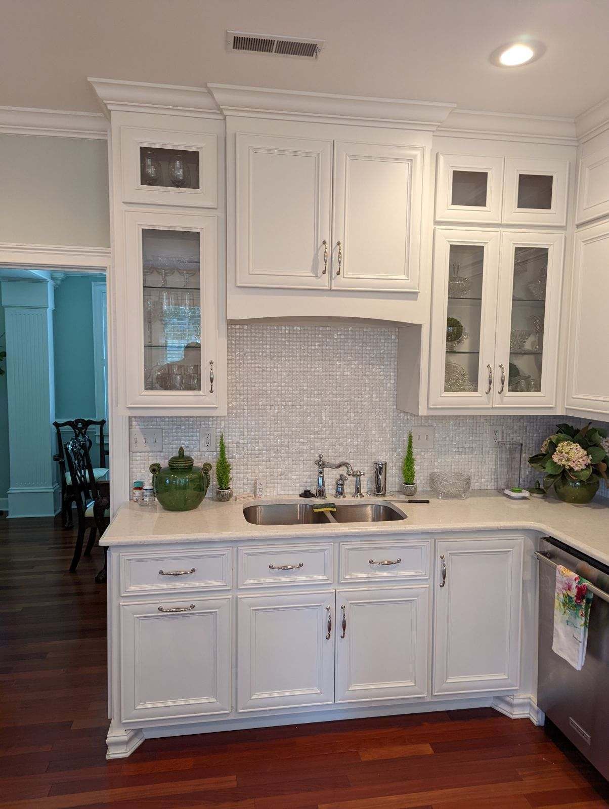 White kitchen cabinets
