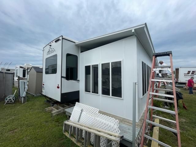 Spacious camper room