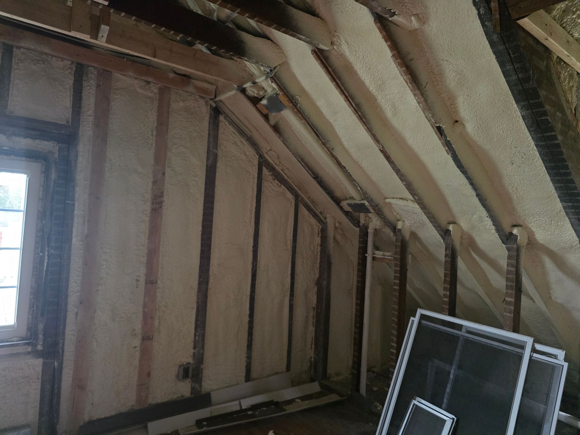 A room with a roof that has a lot of foam on it.