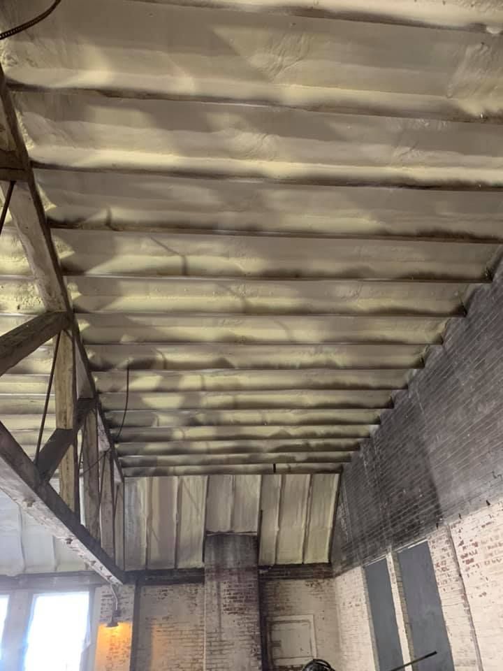 A room with a ceiling that is covered in foam.