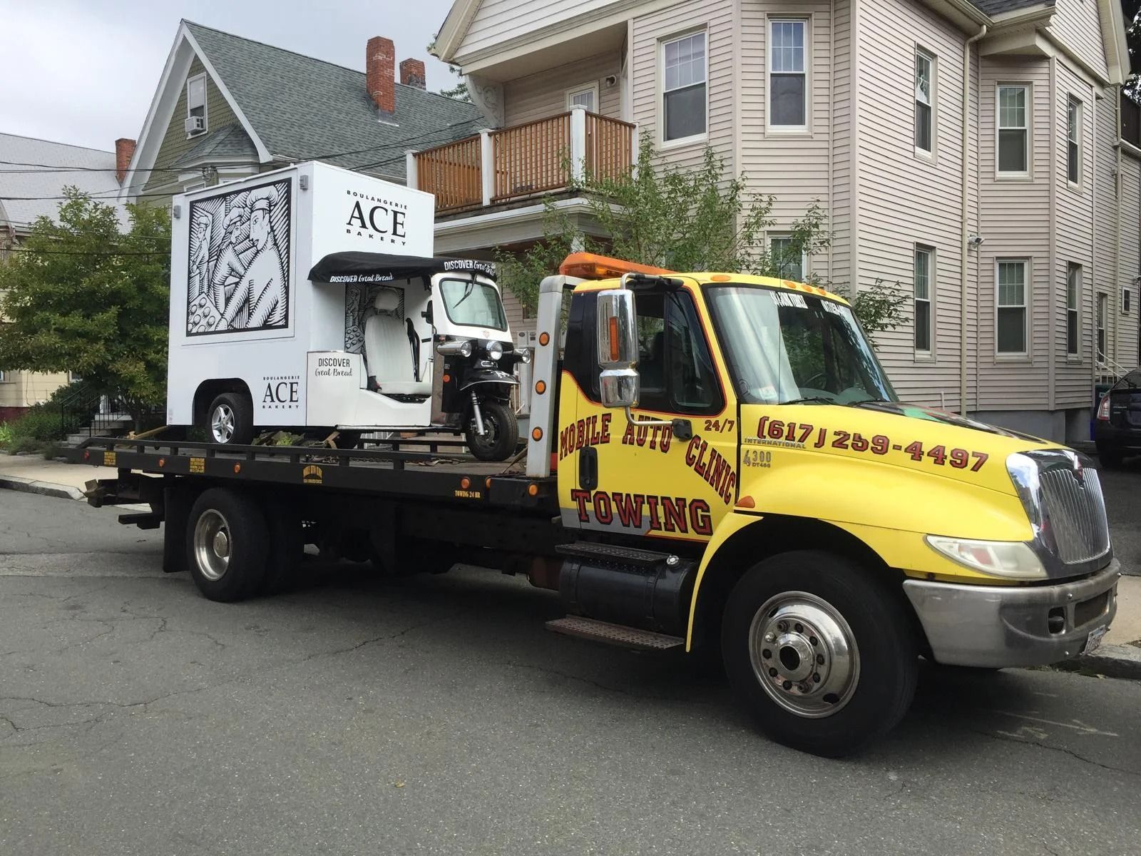 Mobile Auto Clinic Towing
