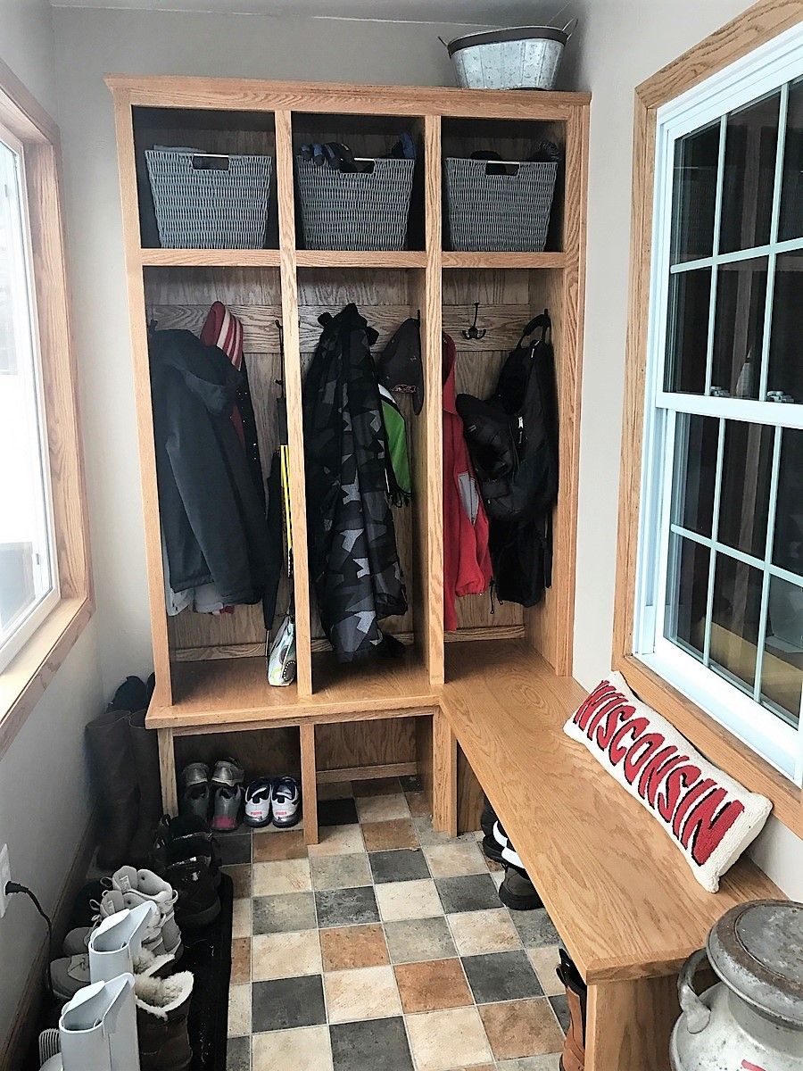 Front entry locker style cubicles and bench seat