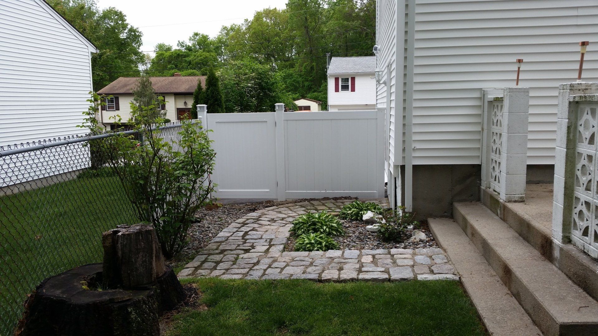 R. A. DeFUSCO & SON FENCE Fencing Installer Johnston, RI