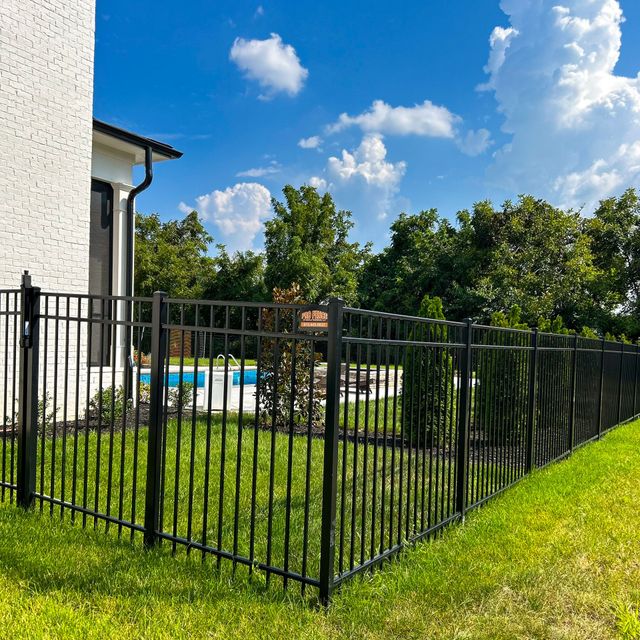 What are the Benefits of Aluminum Fences?