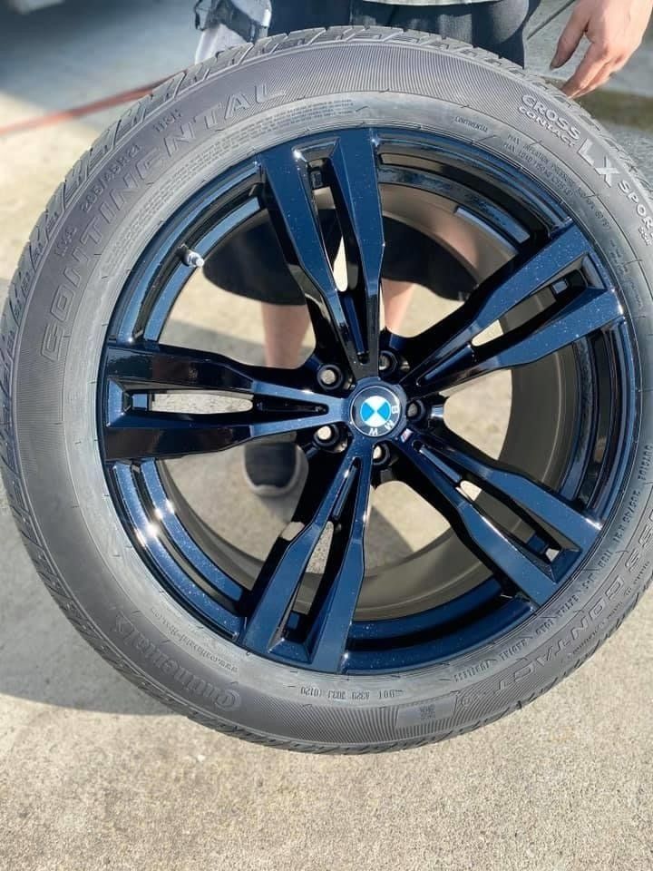 Black BMW alloy rim