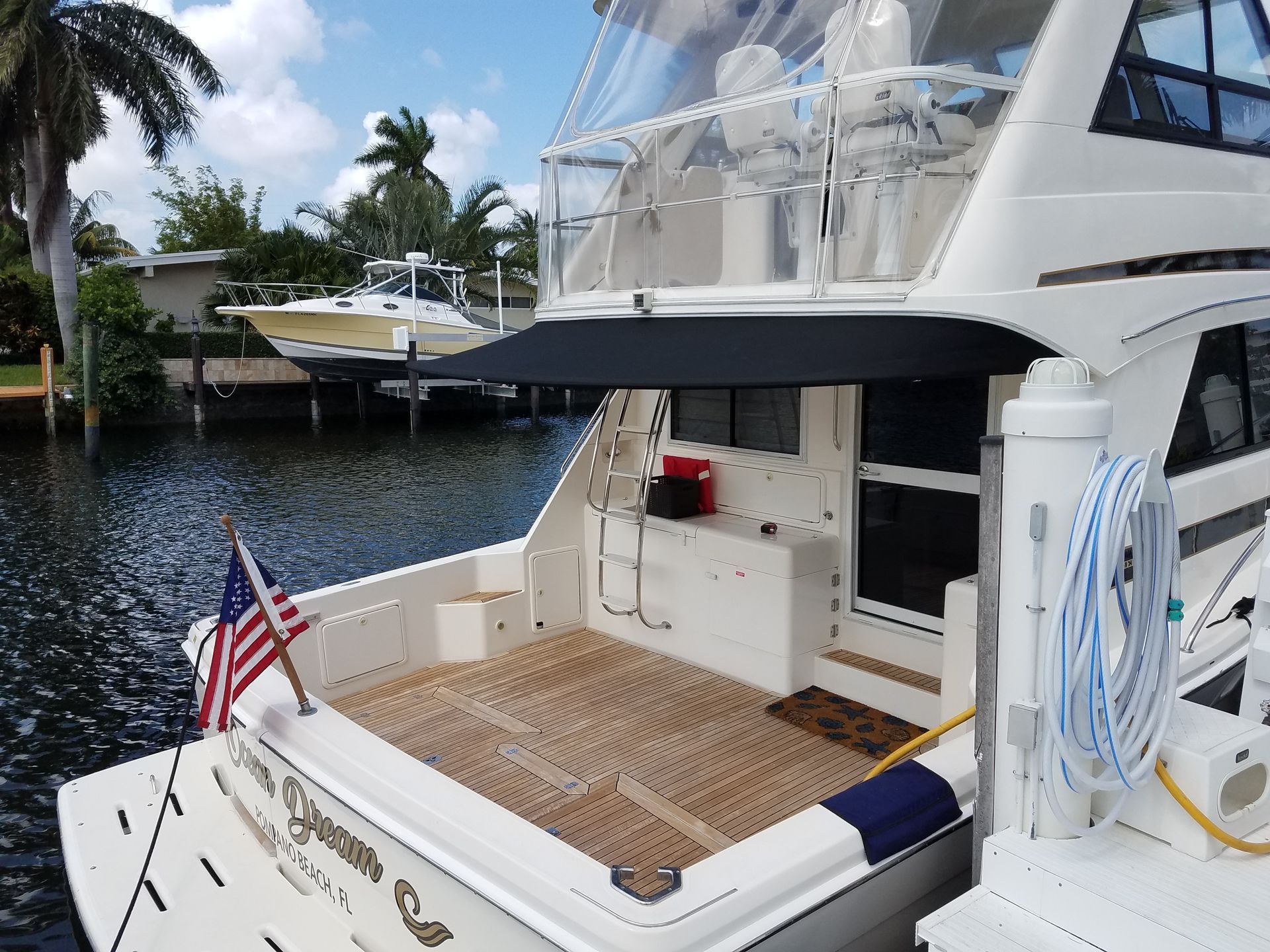 A white boat with the name o'connor on the side