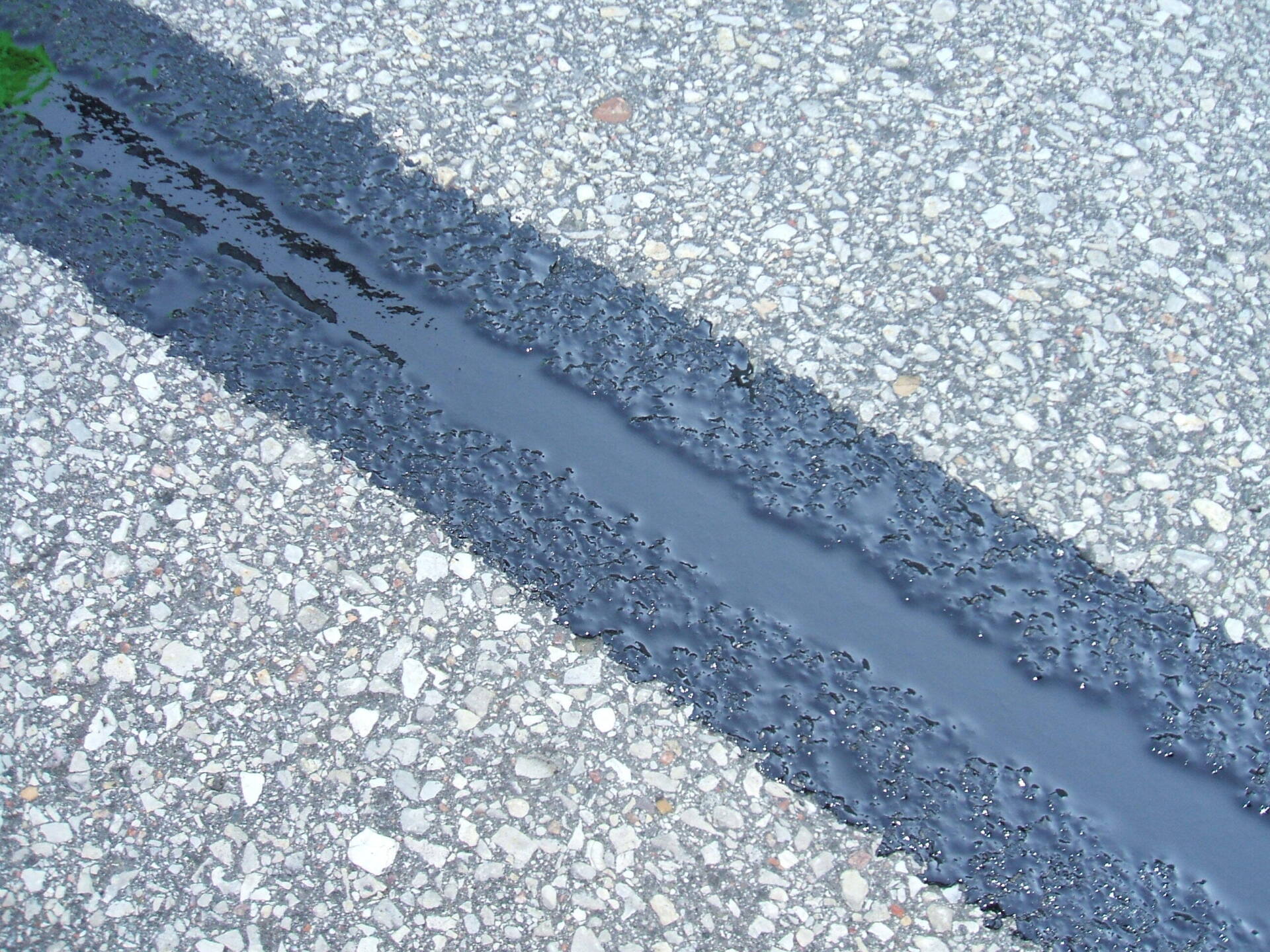 Cracksealing