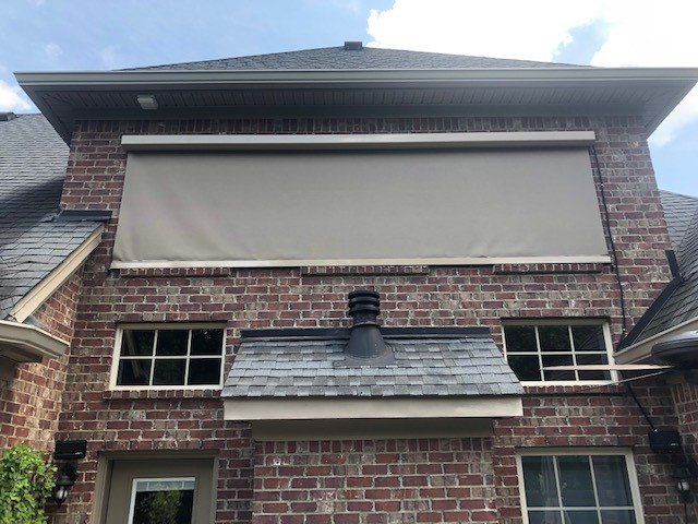 Retractable awning