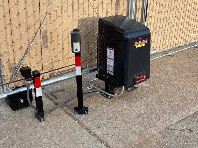 Automatic gate opener