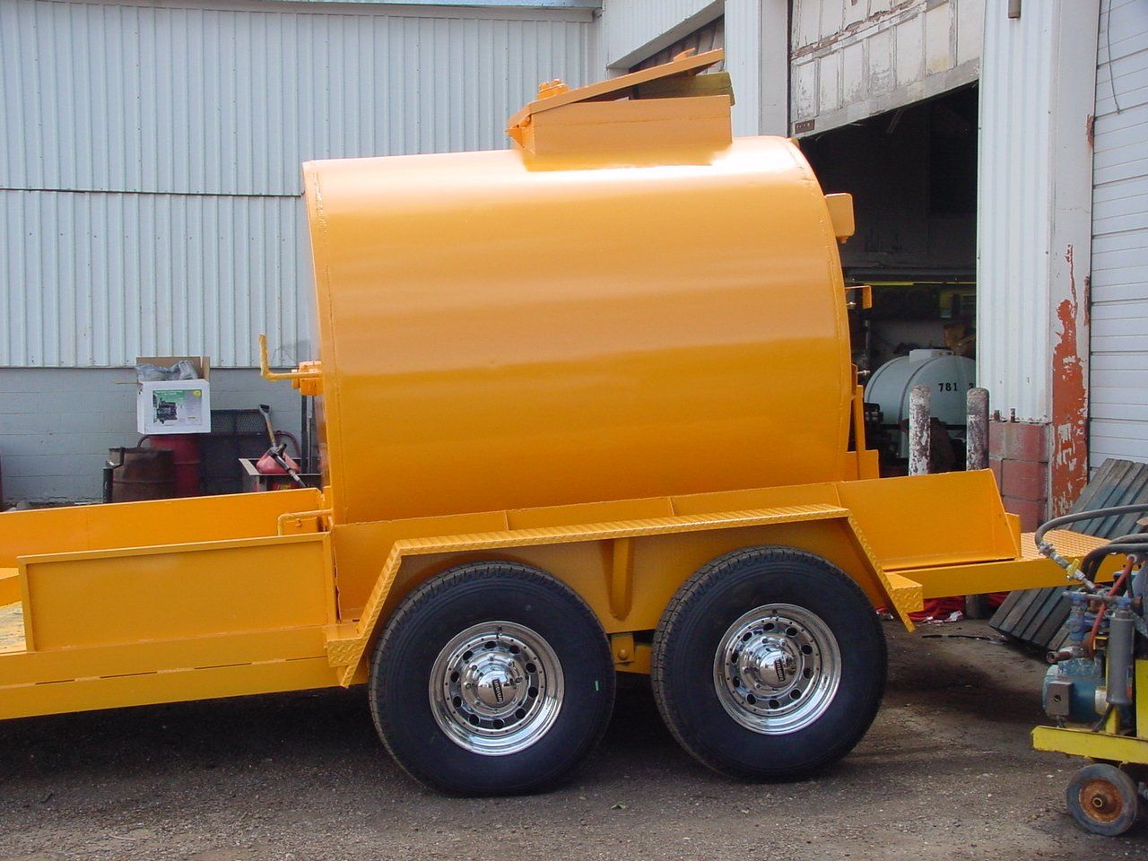 Spray equipment