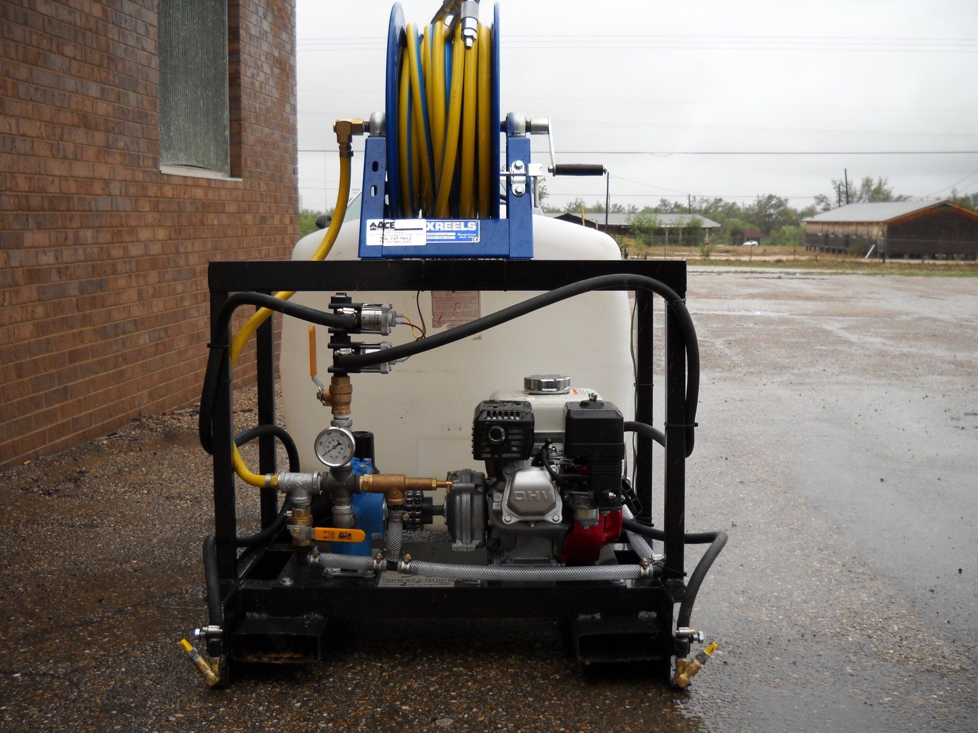 Spray equipment