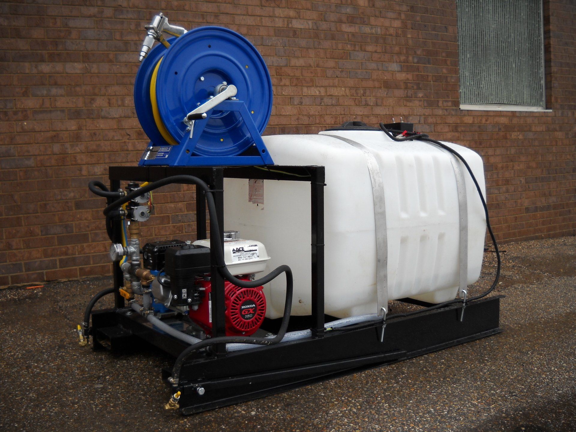 Spray equipment