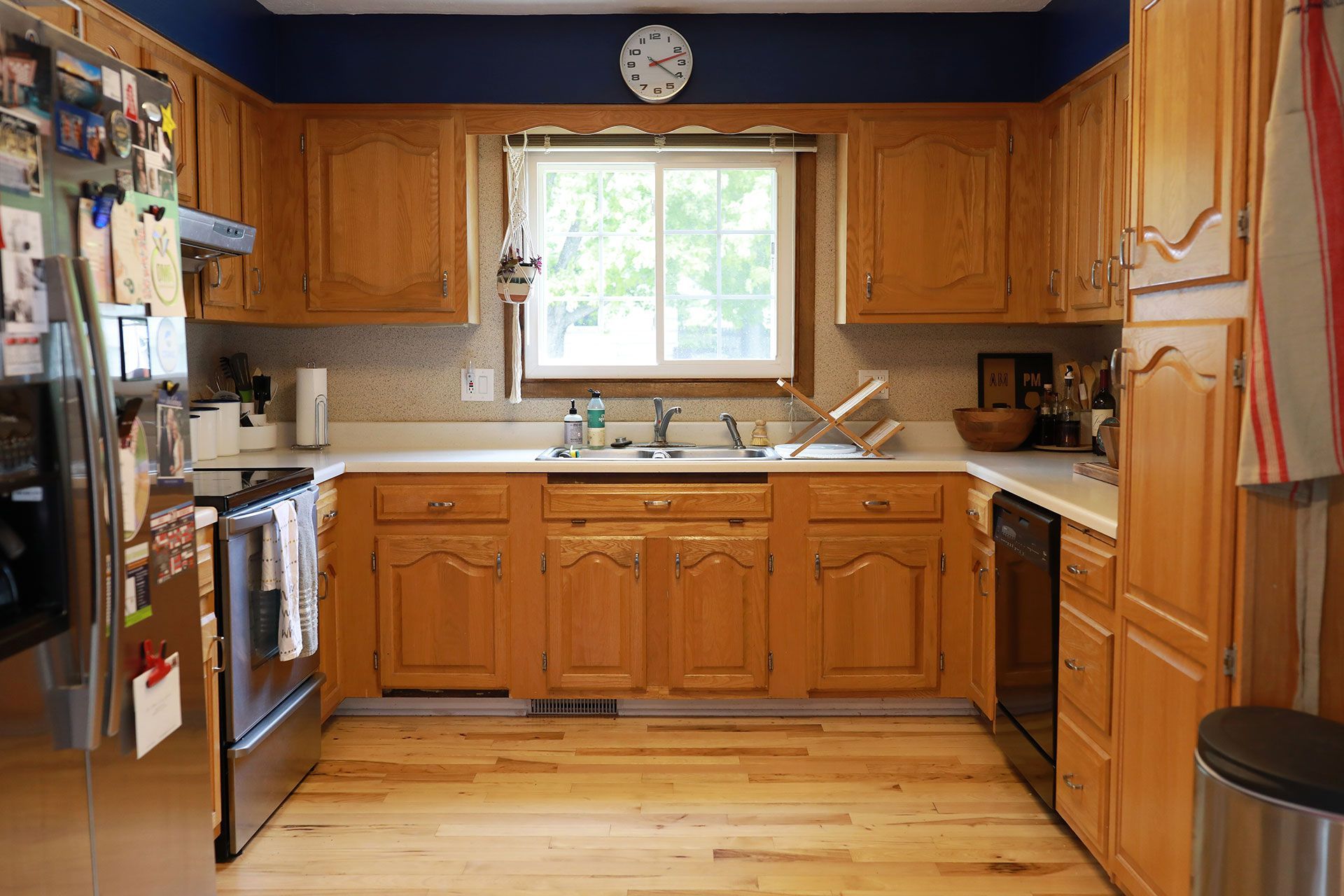 before cabinet resurfacing