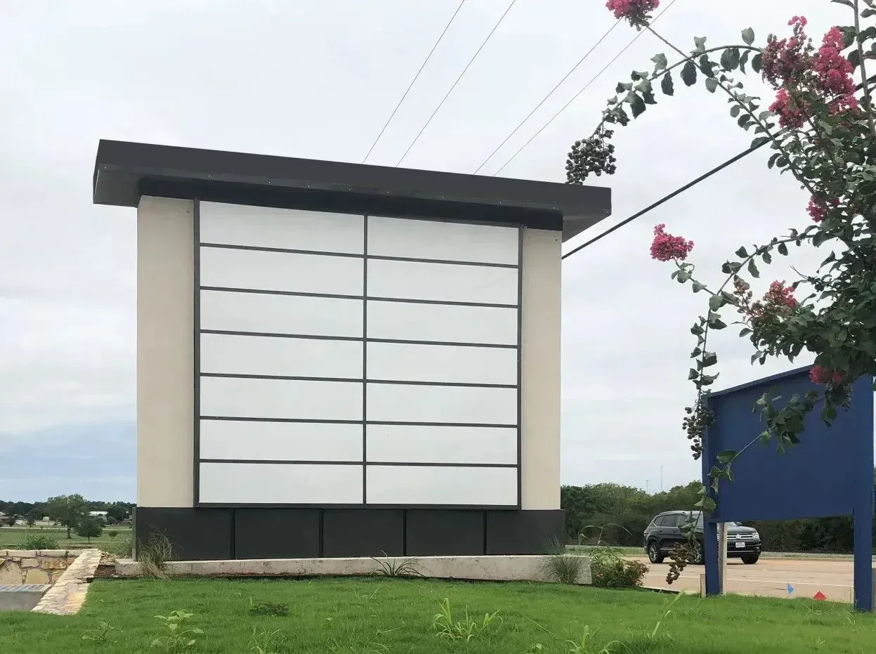 Large multi-tenant pylon sign