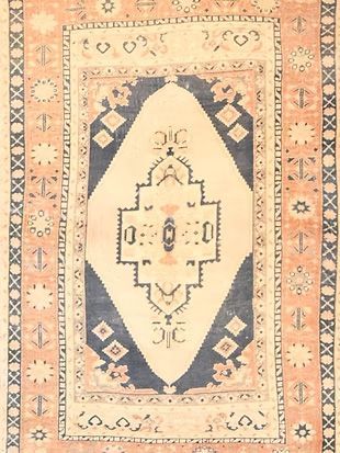 A rug with a clock on it that says 10:10