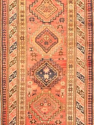 A rug with a geometric pattern on it