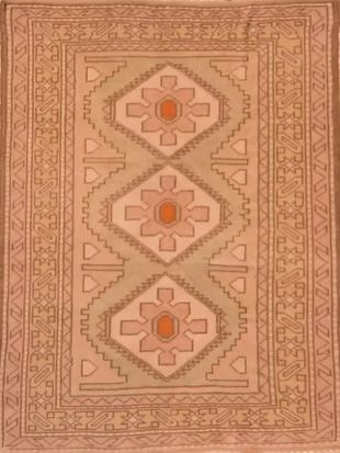 A rug with a geometric pattern on it