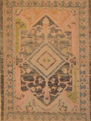 A rug with a diamond pattern on it