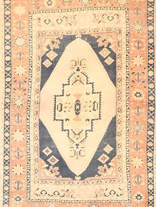 A rug with a geometric pattern and the number 0 on it