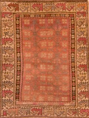 A rug with a geometric pattern on it