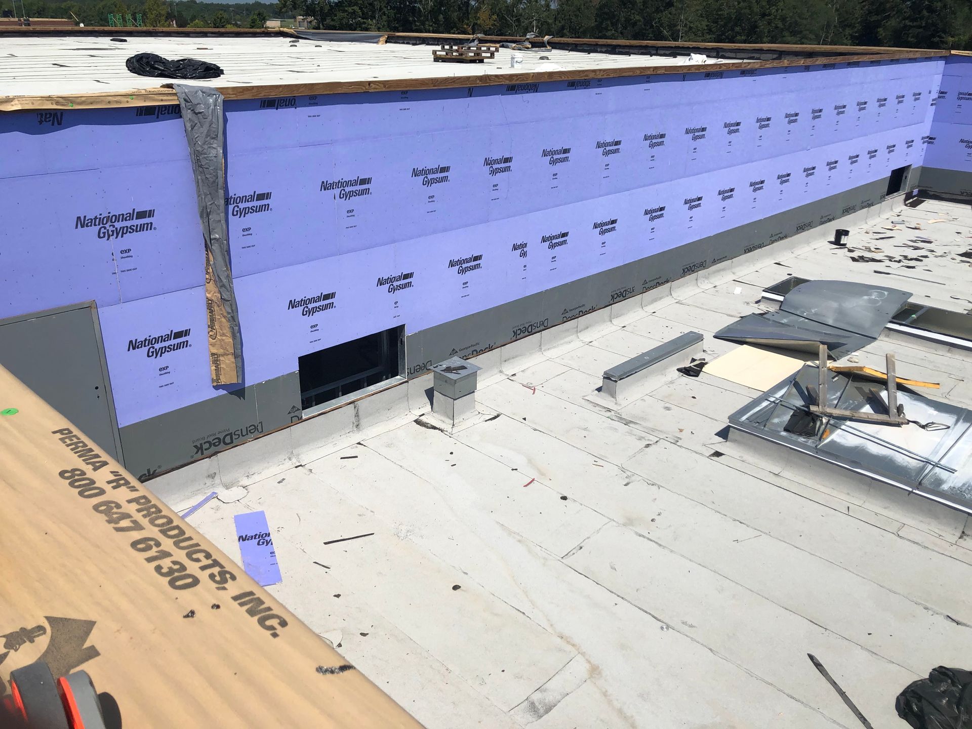 Commercial roofing service