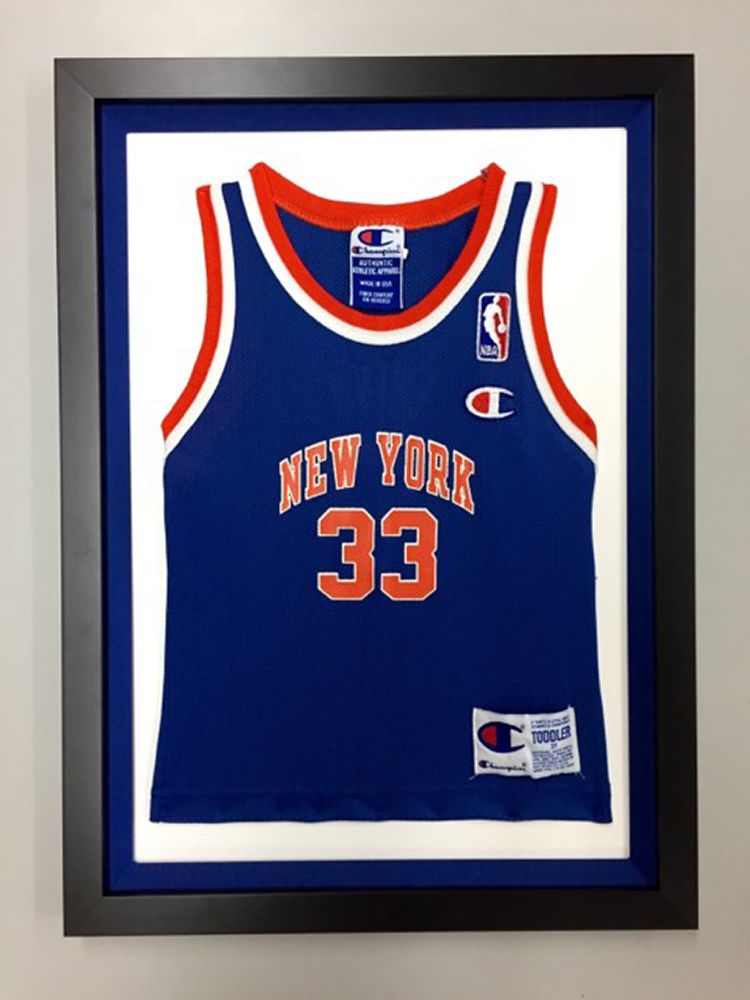 A new york jersey with the number 33 on it