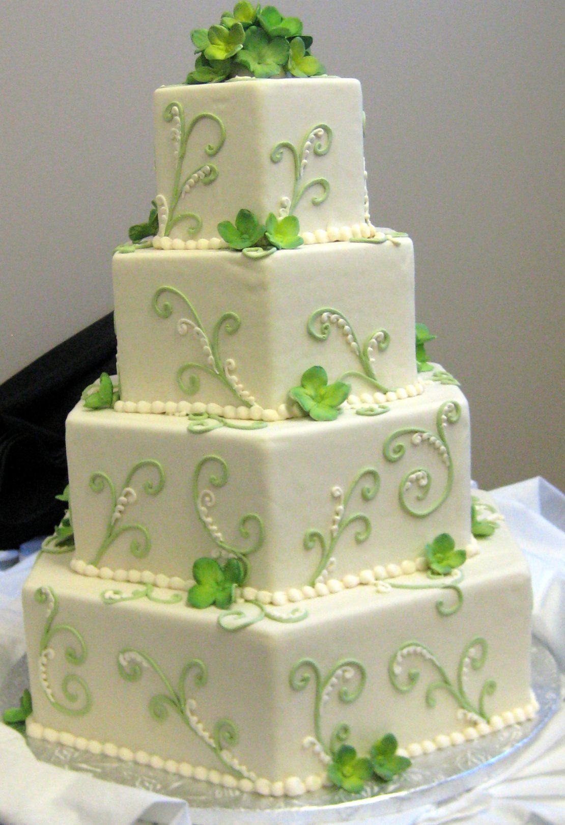 cake ivory and green