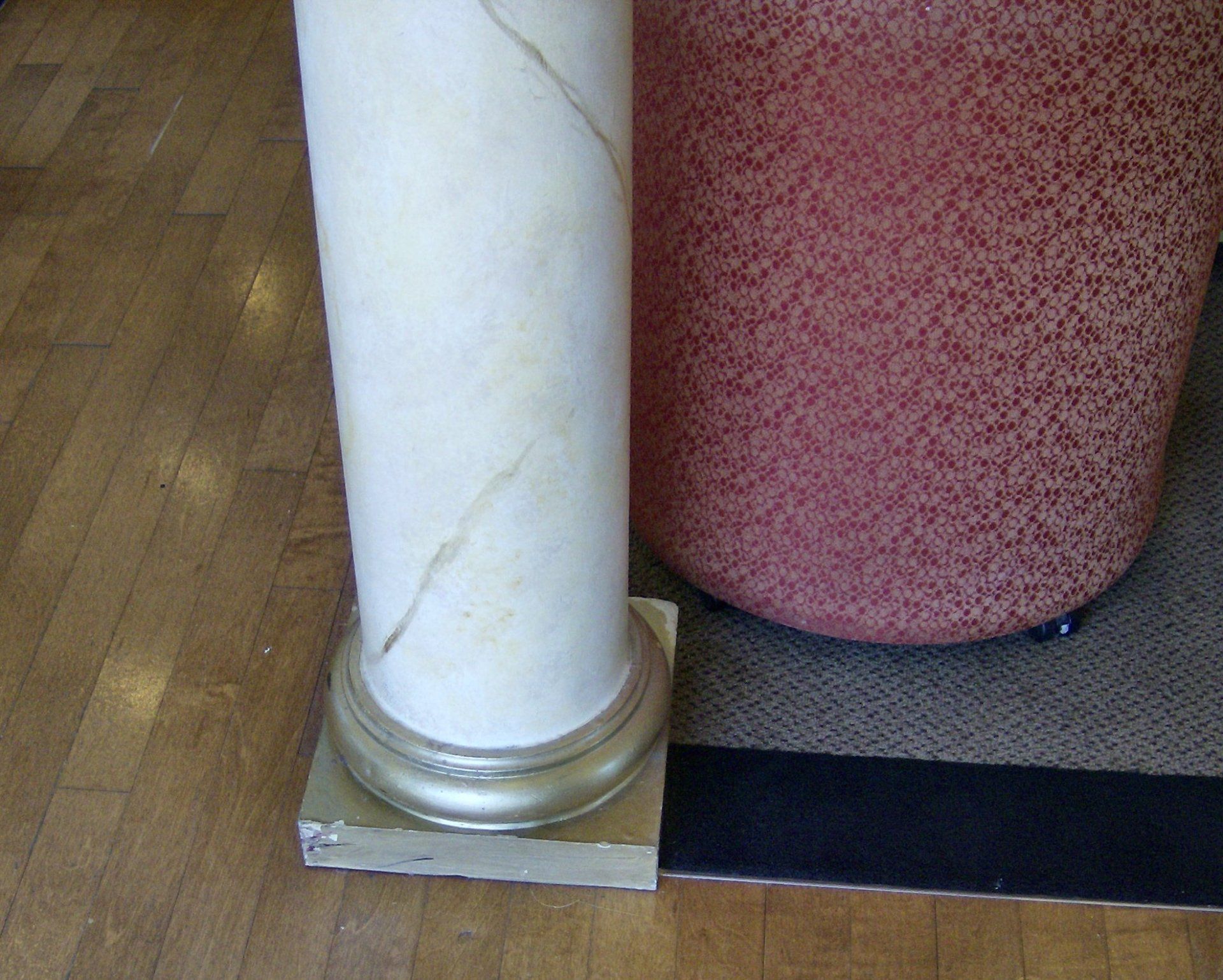 column base gold