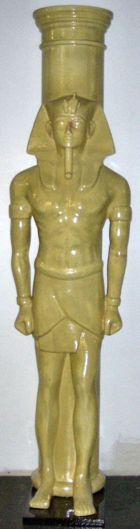 column mummy figure forward