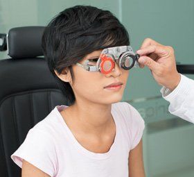 Girl consulting an optometrist.