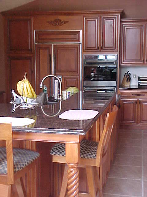 Kitchen cabinet
