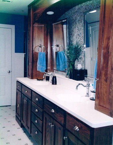 Bathroom cabinet