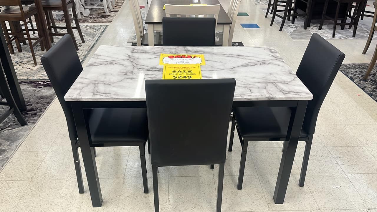 Nice table and chairs