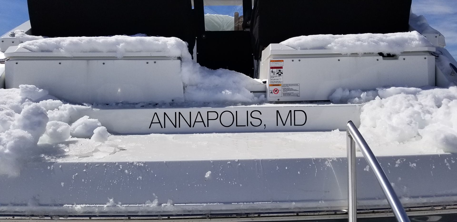 Annapolis md is written on the side of a boat