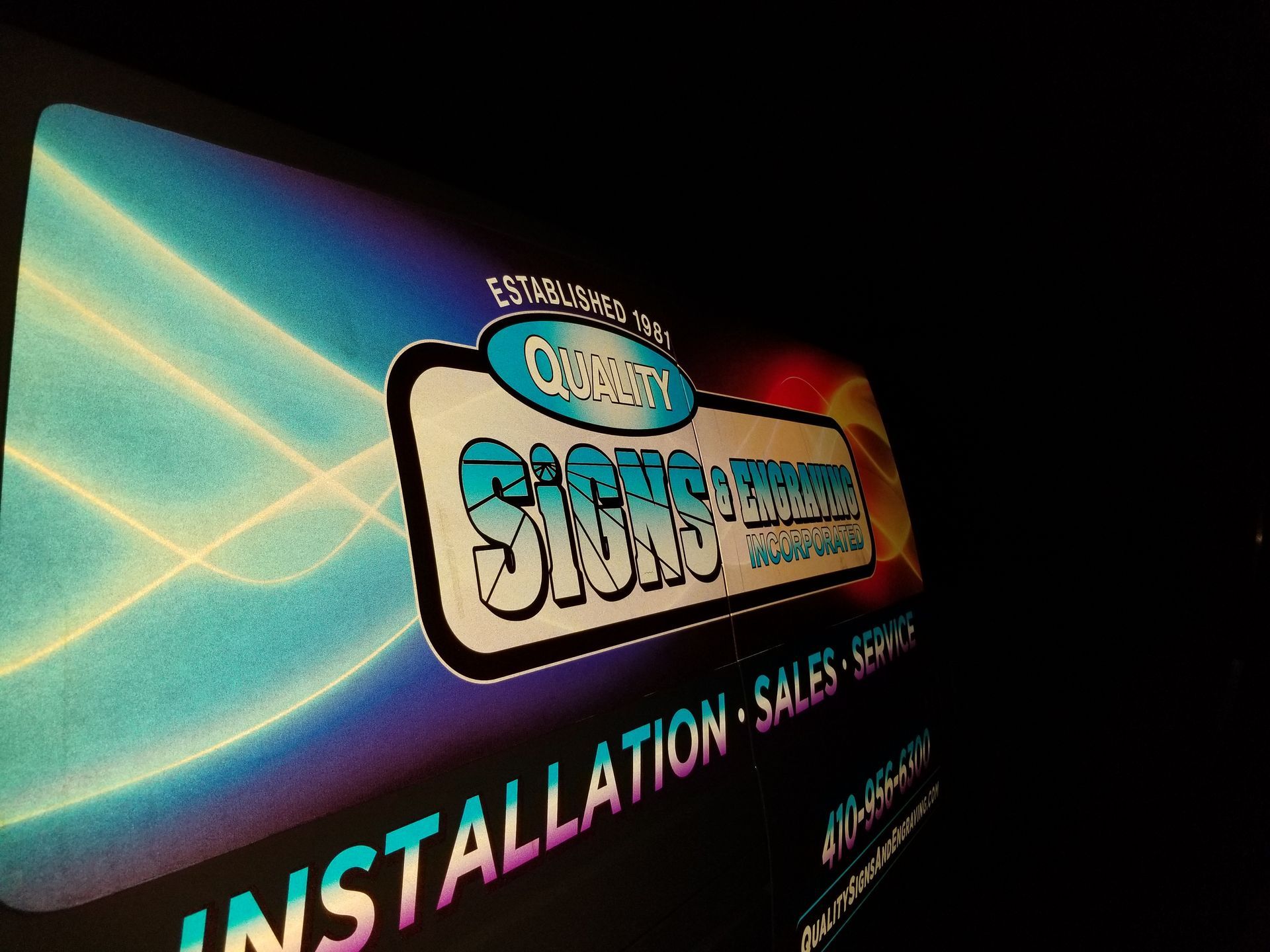 A sign that says ' installation sales service ' on it