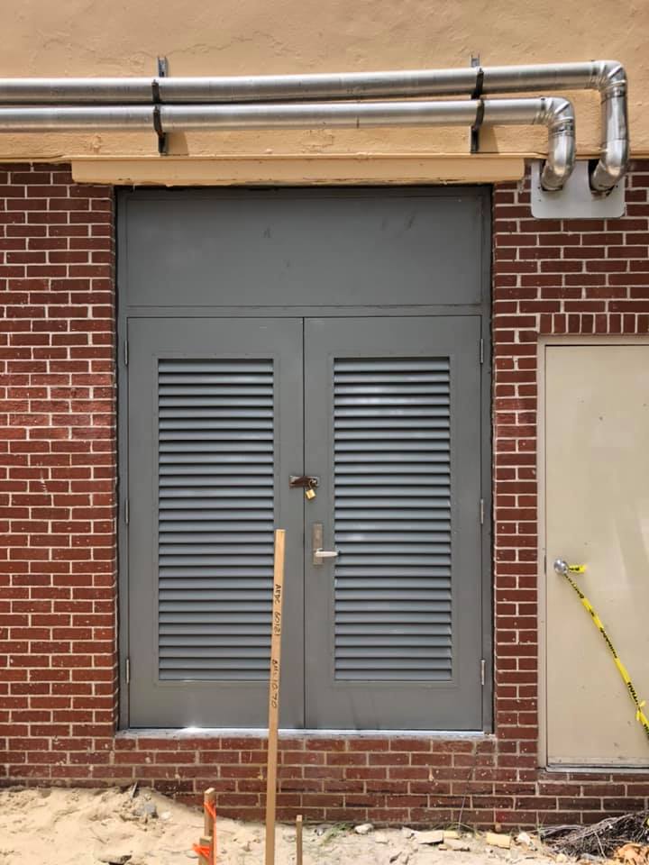 Commercial door
