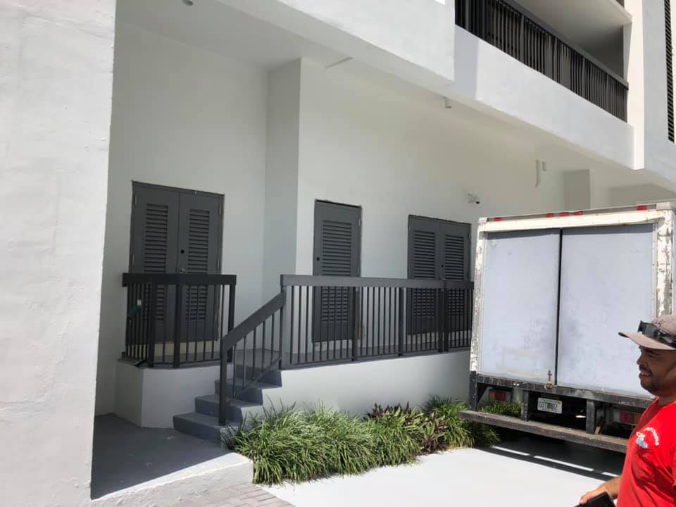 Commercial door