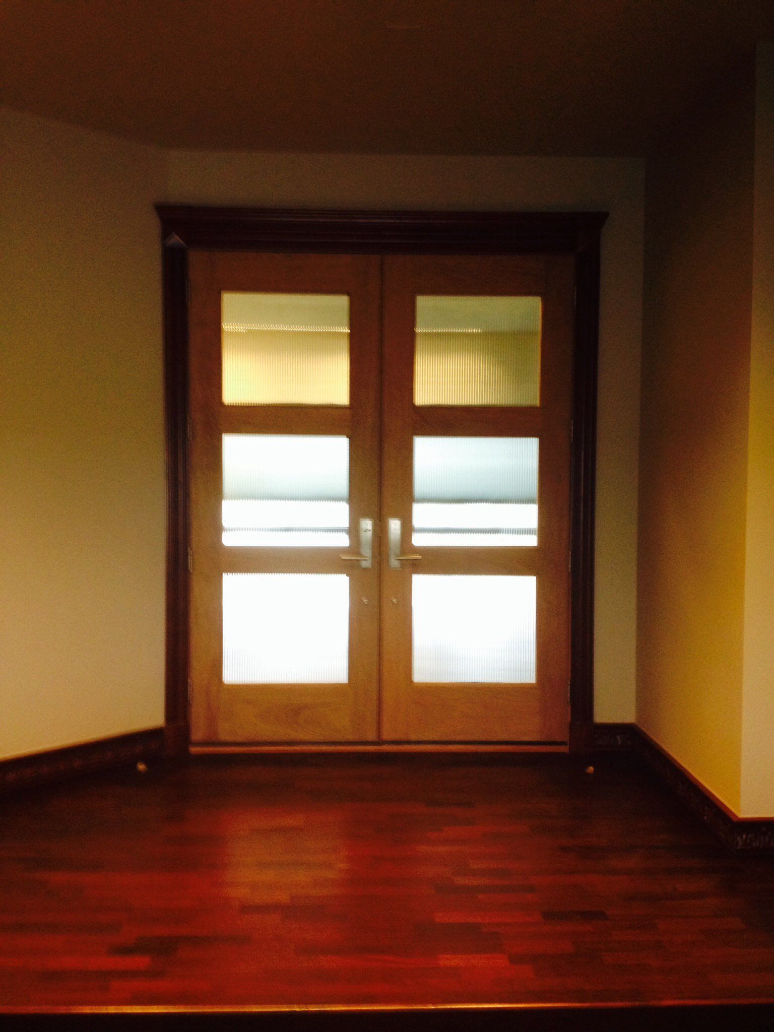 Commercial door
